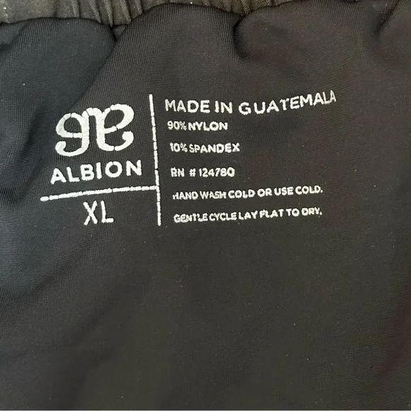 Albion Lunge women’s camo lined shorts size XL good condition - Picture 7 of 10